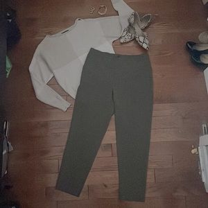 Good Condition Banana Republic Army Green Pleated Work Slacks: Size M.